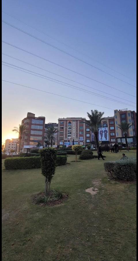 Comfortable Rental Apartments In Bahria Town 拉瓦尔品第 外观 照片