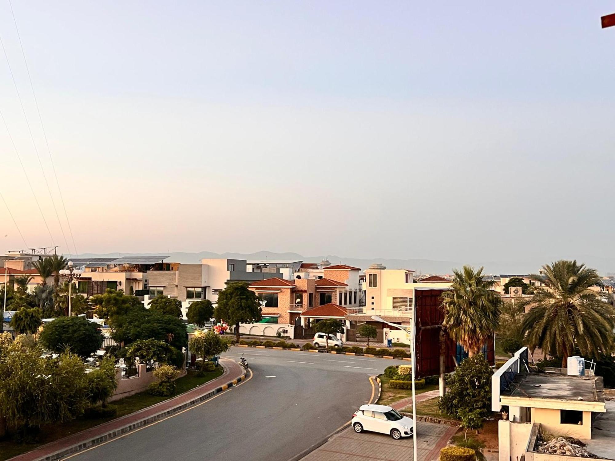Comfortable Rental Apartments In Bahria Town 拉瓦尔品第 外观 照片